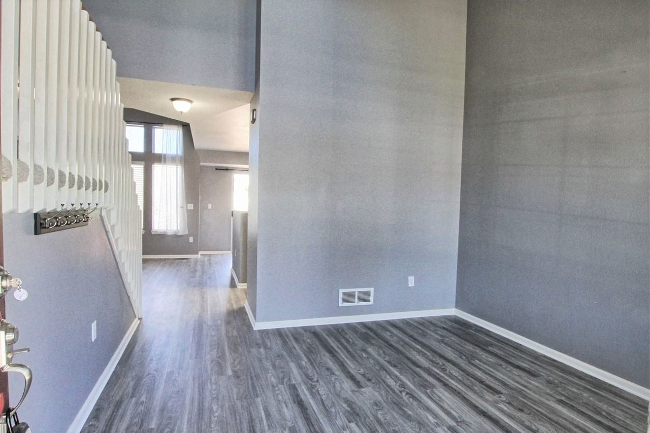 4613 E Bennington Ave - Photo 2 of 19