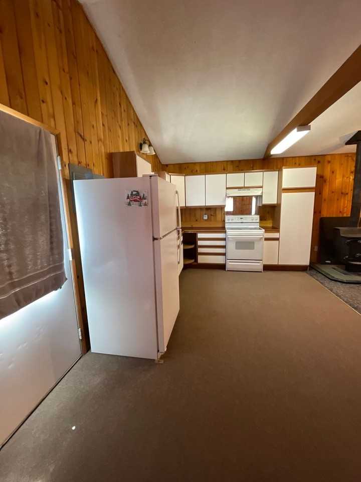 2297 Nw Maple Ave - Photo 7 of 11