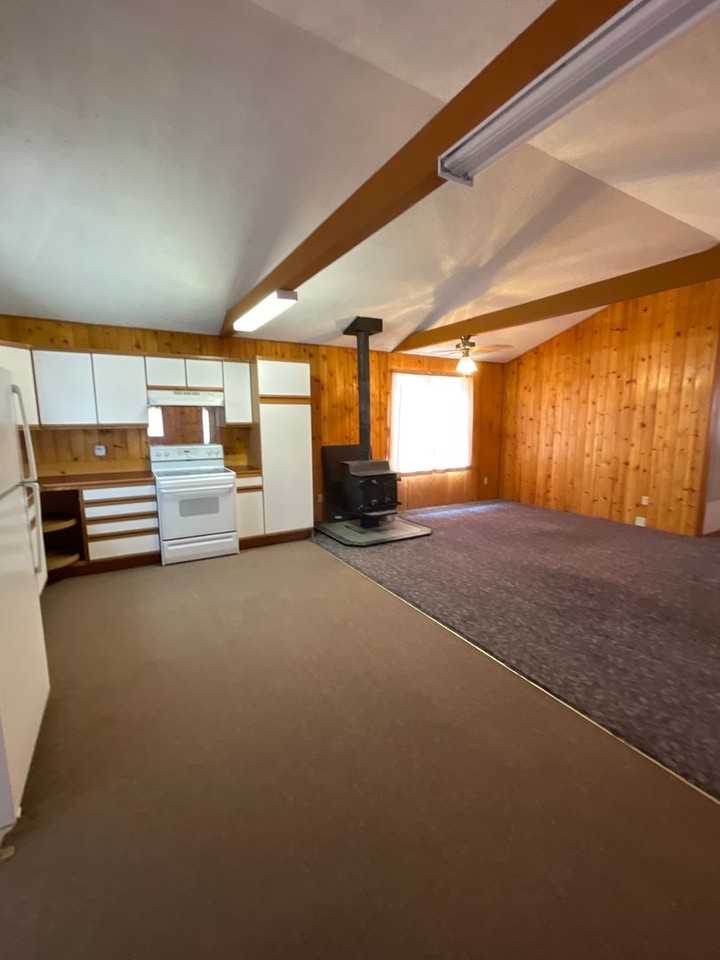 2297 Nw Maple Ave - Photo 4 of 11