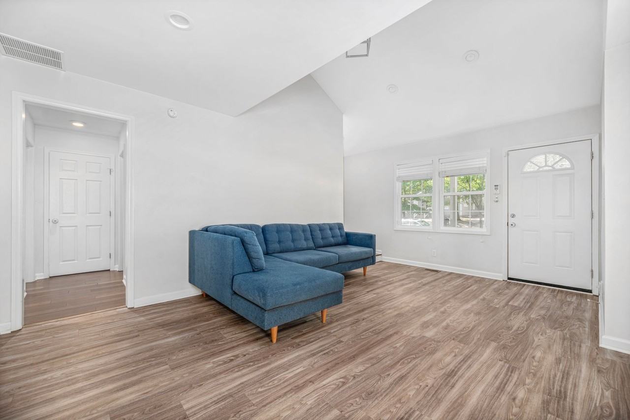 404 Keswick Ave - Photo 6 of 44