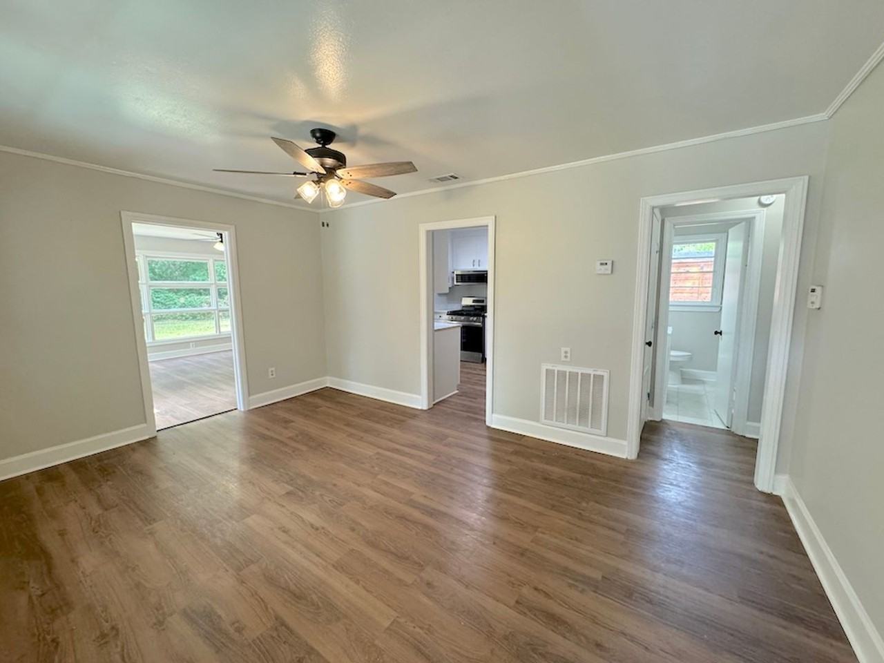 5645 Betty Dr - Photo 2 of 8