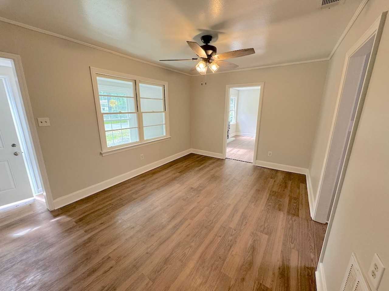 5645 Betty Dr - Photo 3 of 8