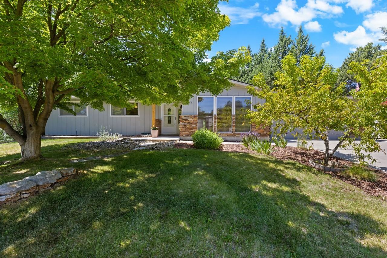 2317 S Scyene Way - Photo 2 of 34