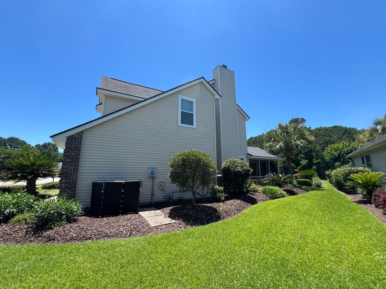 1513 Clarendon Way - Photo 2 of 34