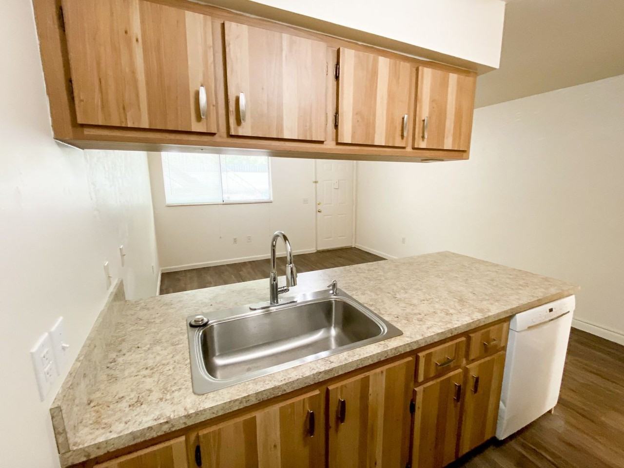 1923 Nw 23rd Blvd - Photo 6 of 15