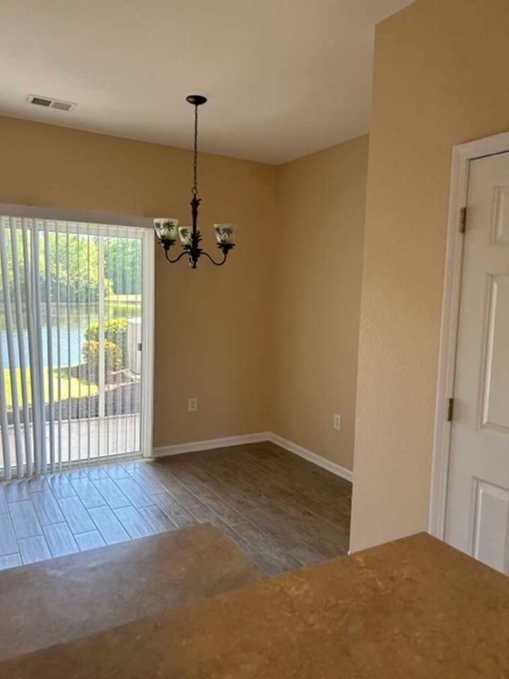 160 Chenoa Dr #B - Photo 3 of 15