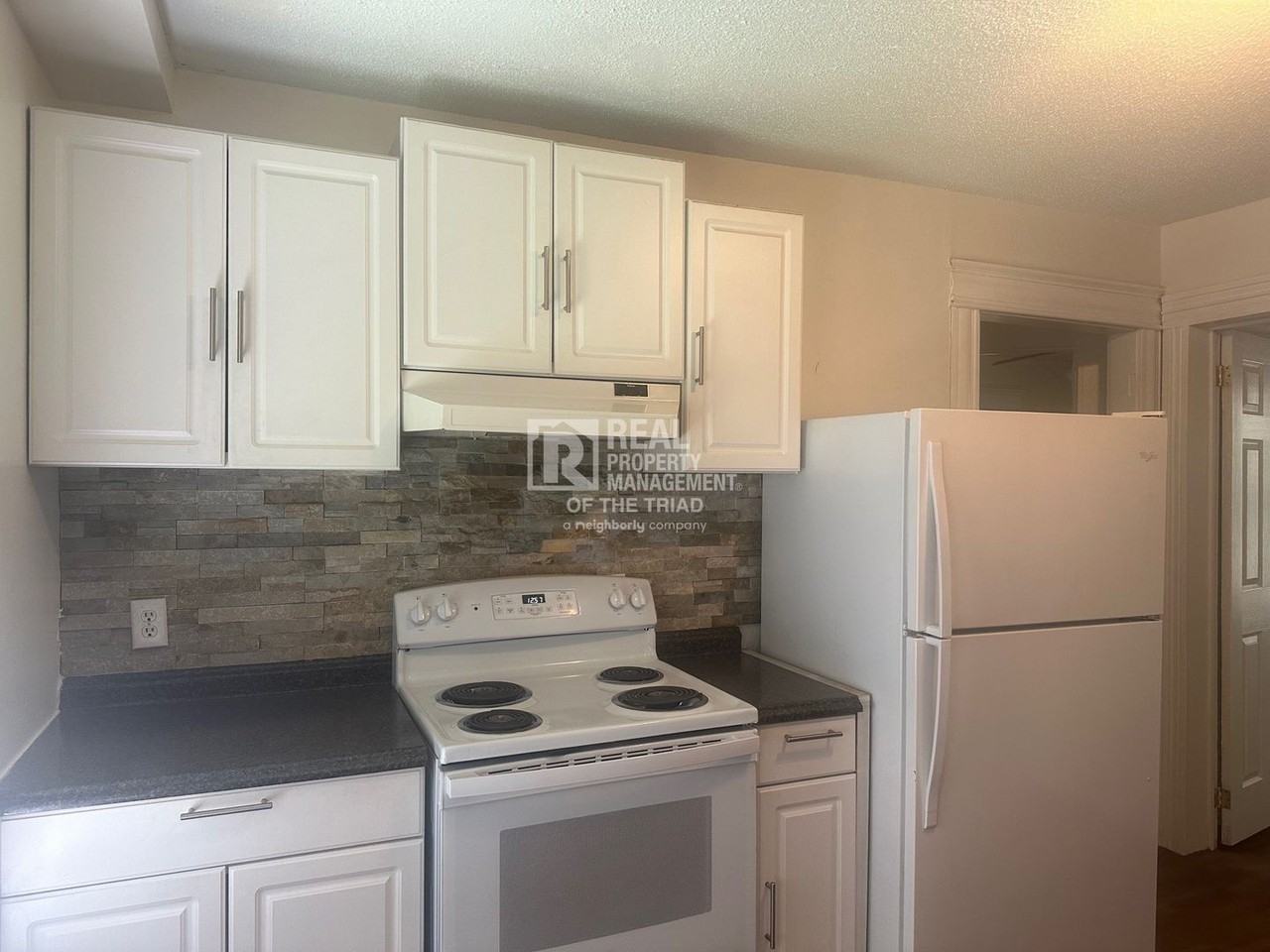 810 Brent St - Photo 2 of 18