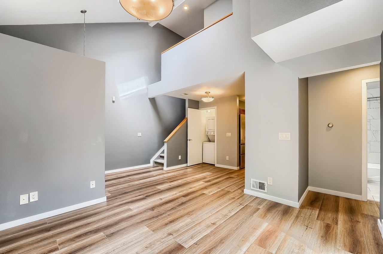 3795 Birchwood Dr - Photo 4 of 35