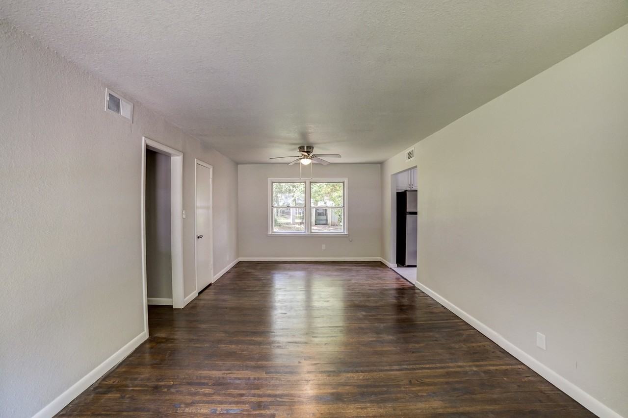 1618 S Ash Pl - Photo 4 of 36