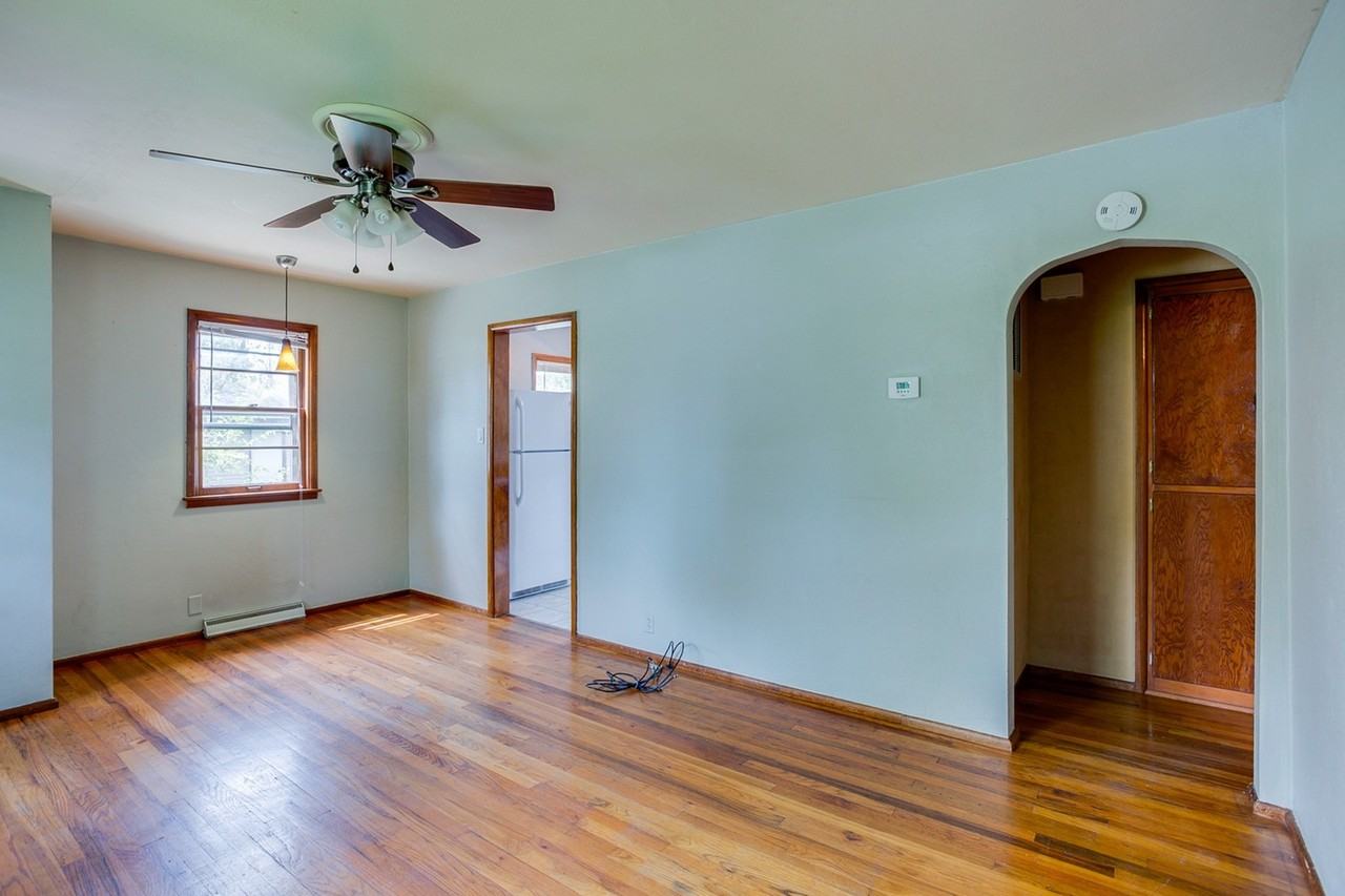 1714 W Clark St - Photo 3 of 17