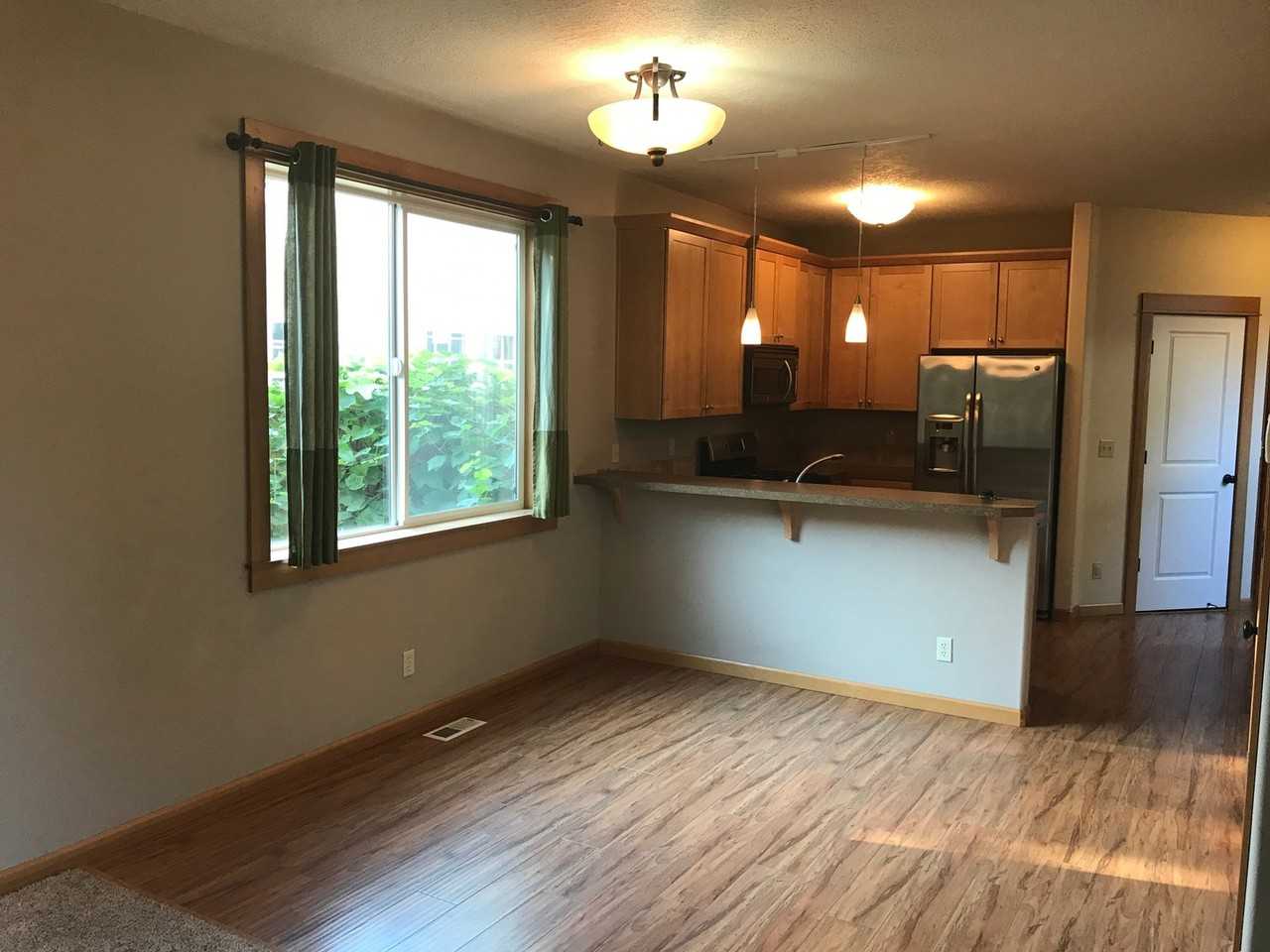 3832 Ne Roselawn St - Photo 2 of 20