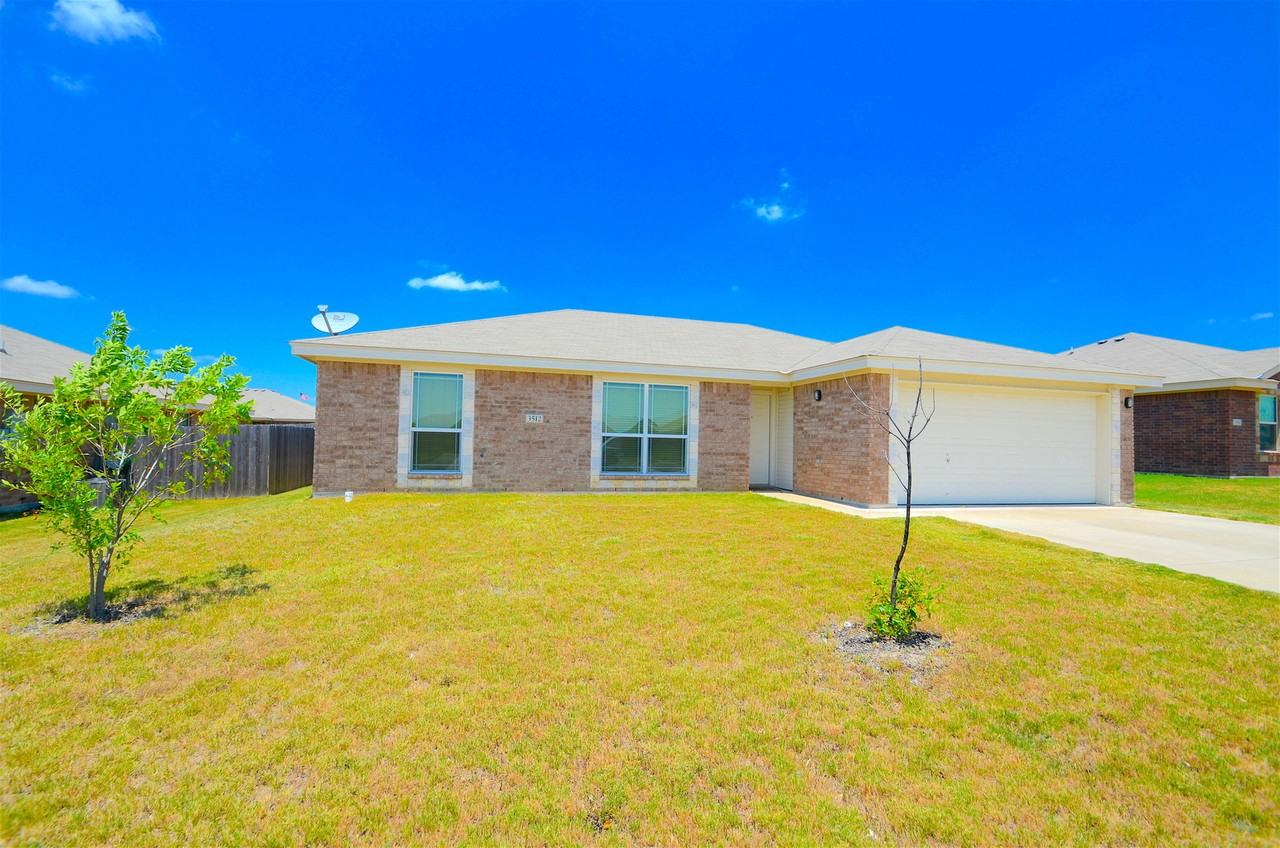 3512 Rock Island St - Photo 3 of 20