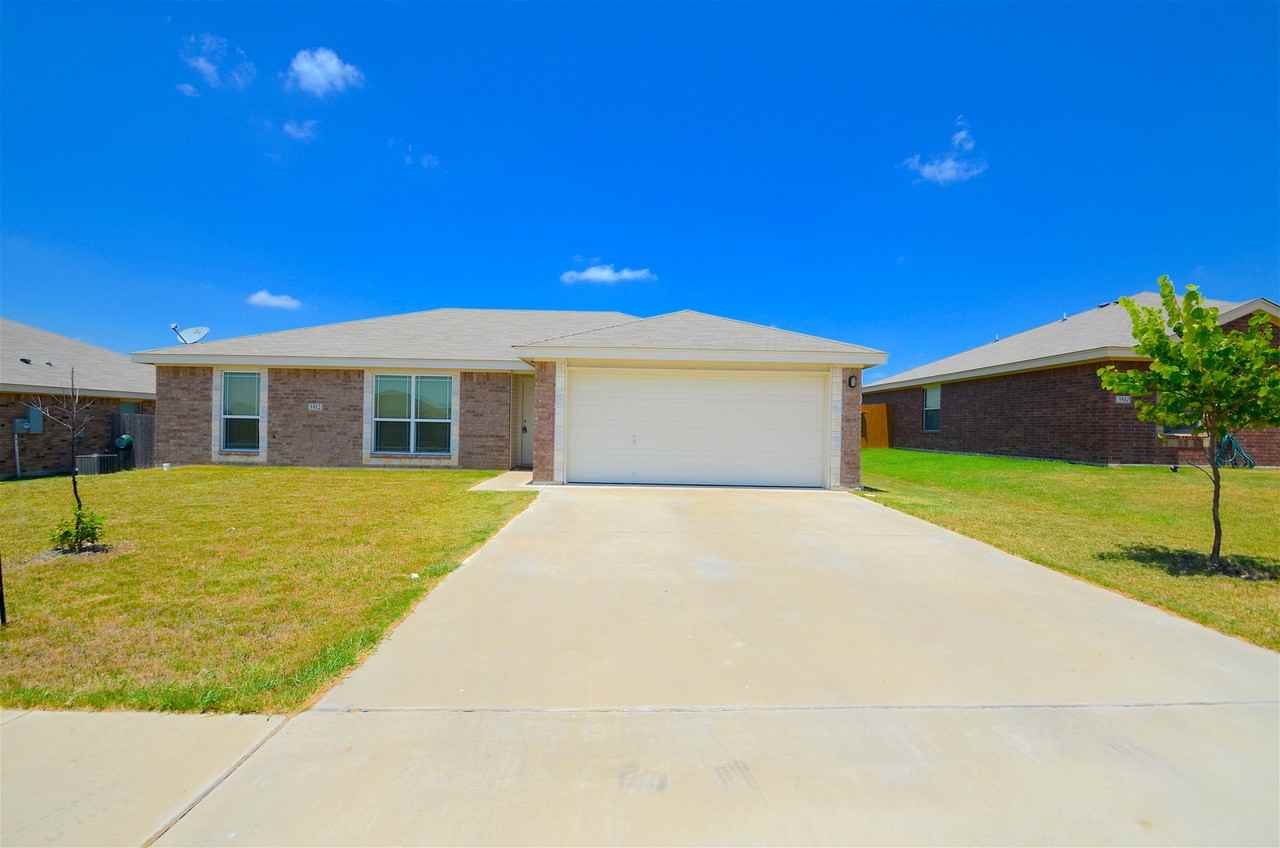 3512 Rock Island St - Photo 2 of 20