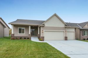 featured image of 907 W Threewood Ct