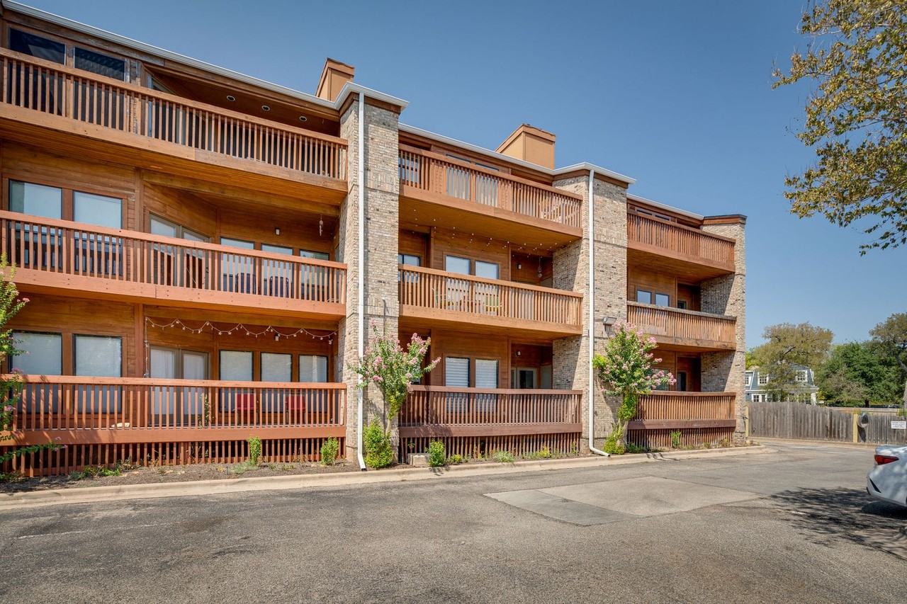 1406 Windsor Road - Photo 2 of 35