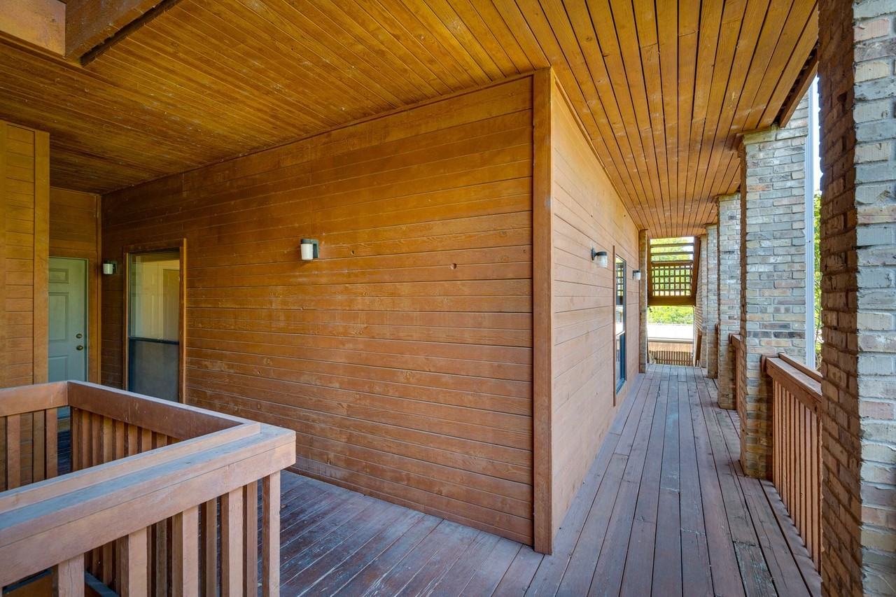 1406 Windsor Road - Photo 3 of 35