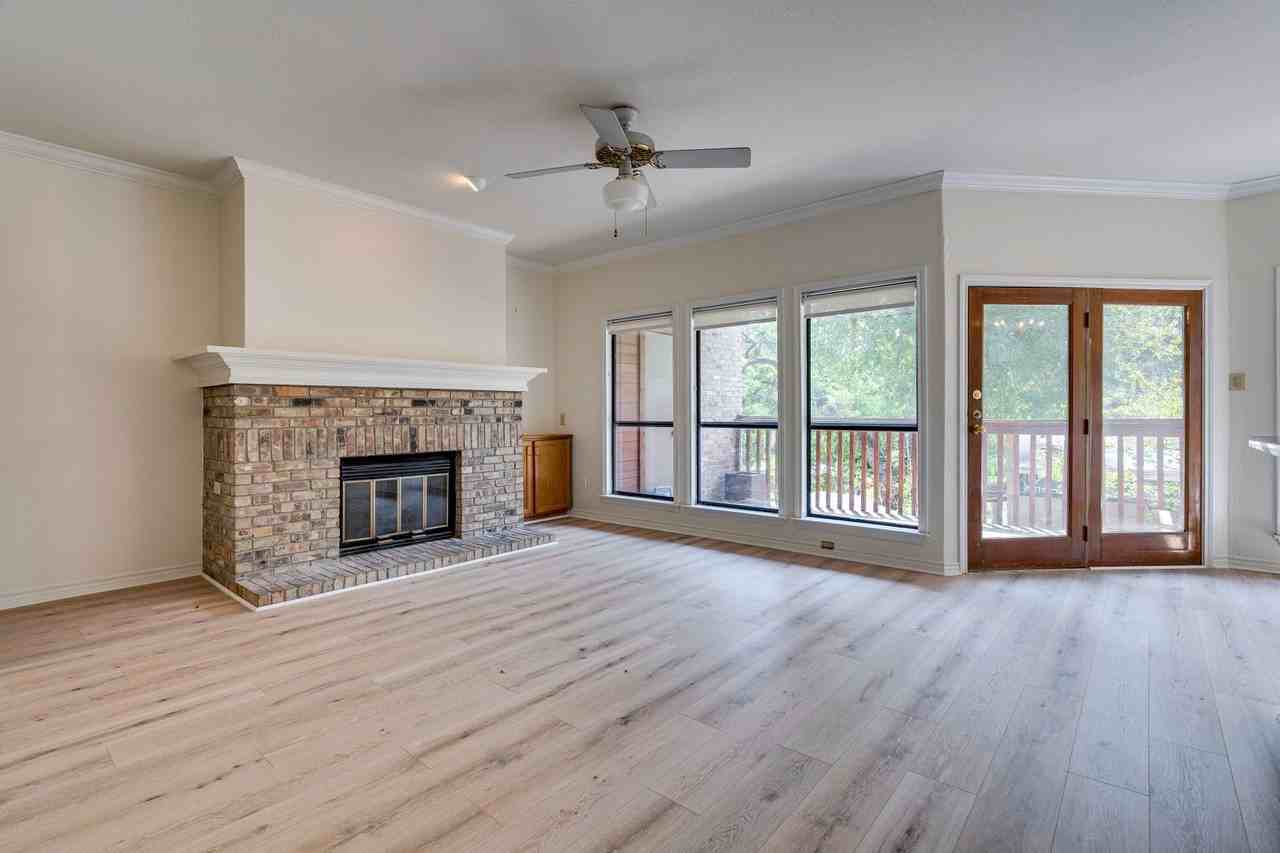 1406 Windsor Road - Photo 4 of 35