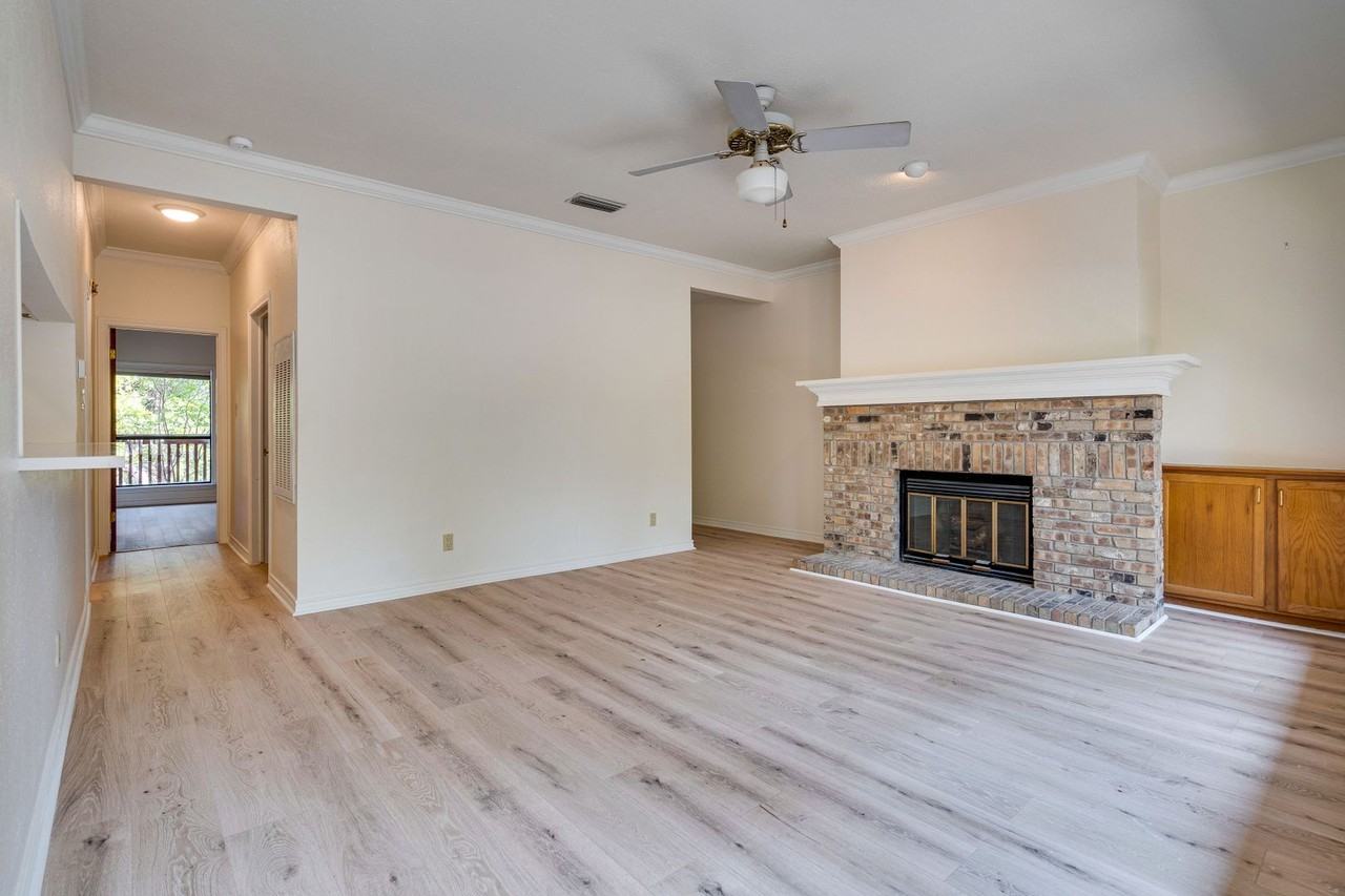 1406 Windsor Road - Photo 5 of 35