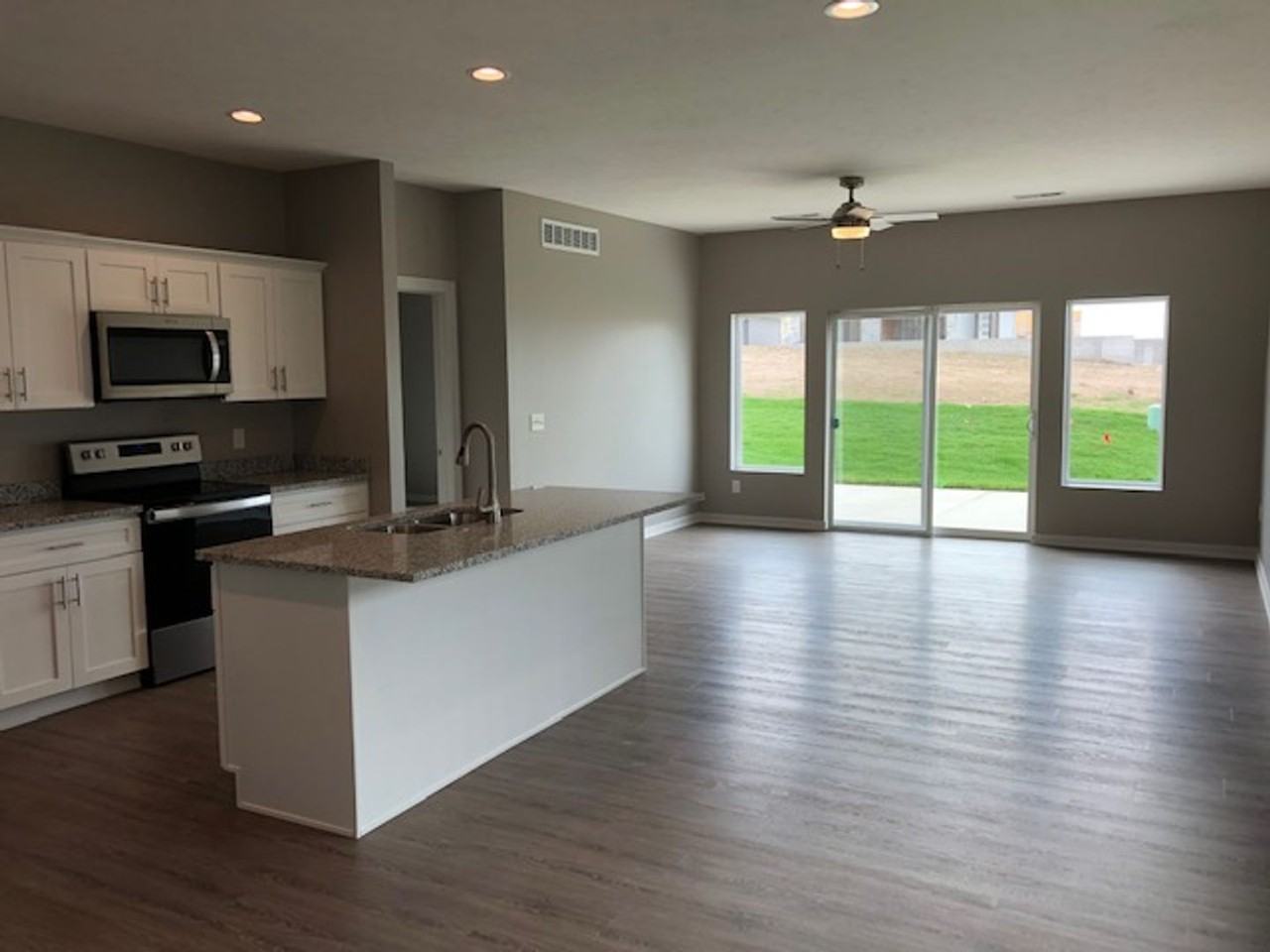 5033 W Stampede Ln - Photo 3 of 18