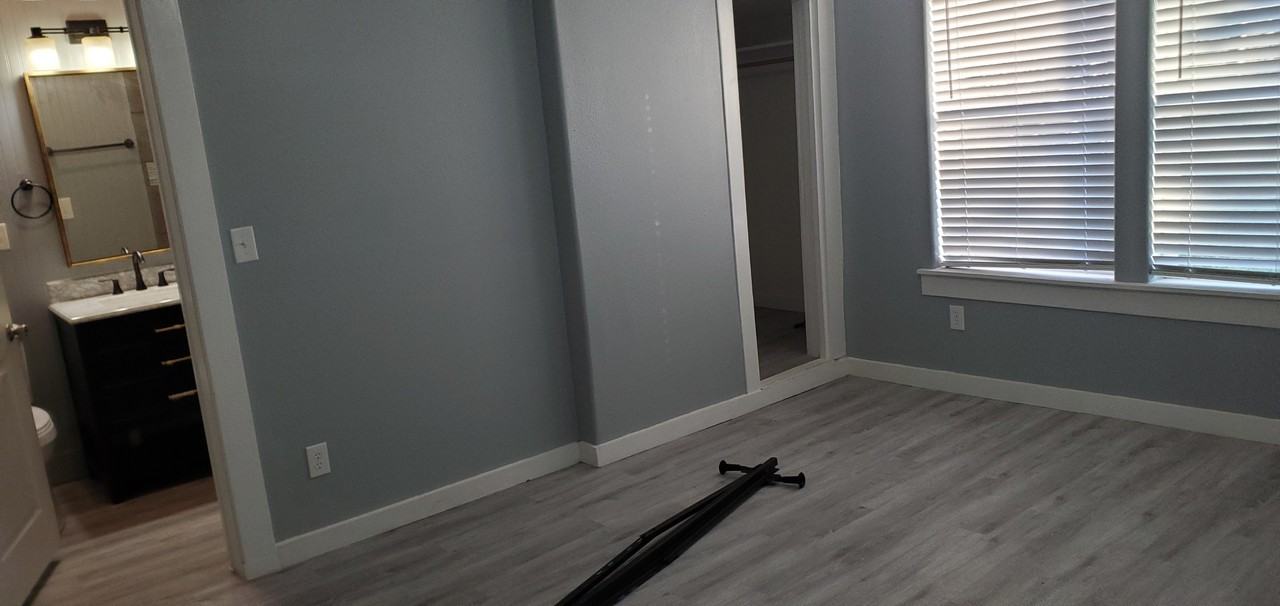 1311 Ash St #B - Photo 2 of 11