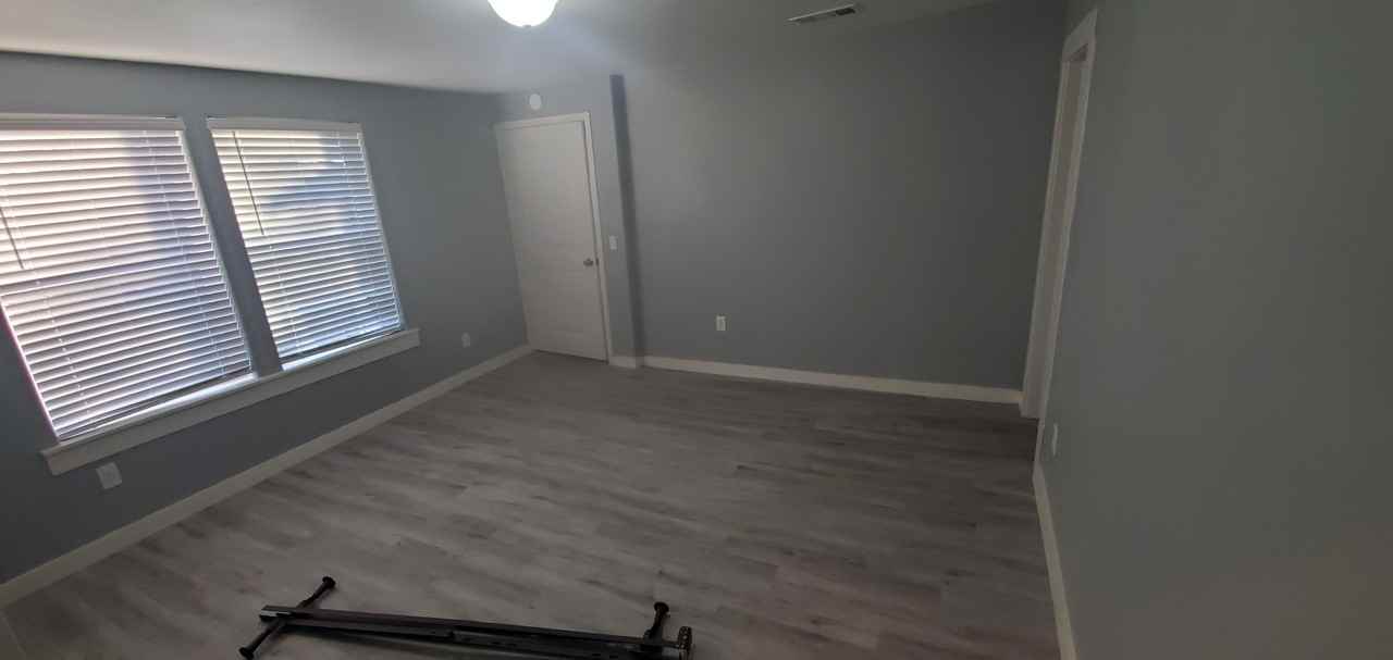 1311 Ash St #B - Photo 6 of 11