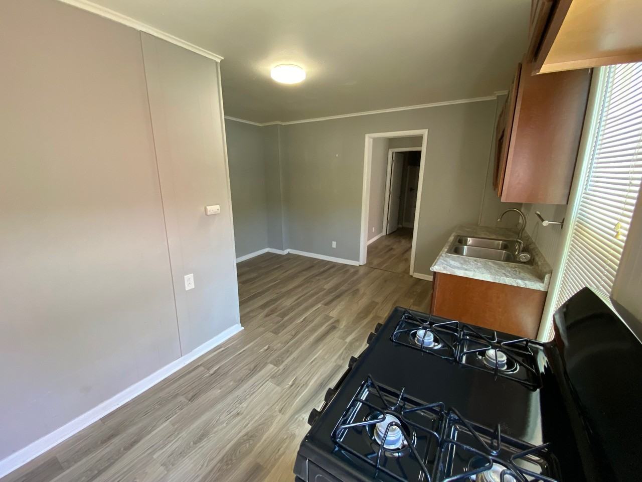 1706 S Broadway St #G - Photo 2 of 6