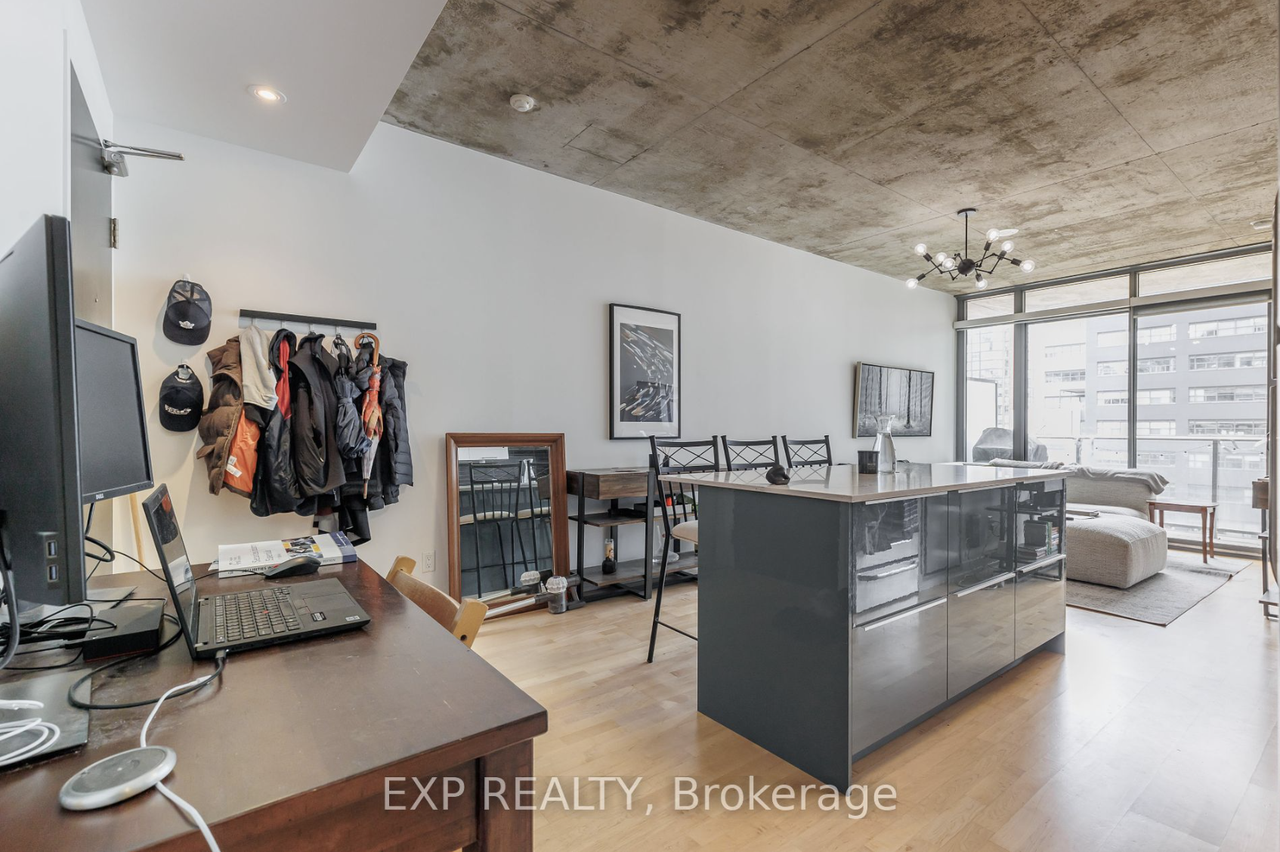 650 King Street West #007 - Photo 5 of 22