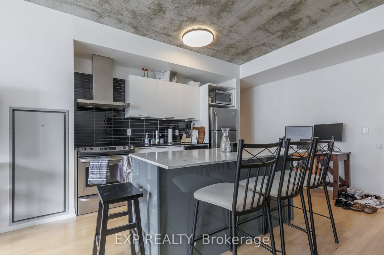 650 King Street West #007 - Photo 6 of 22