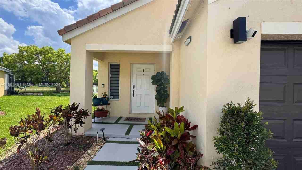 4284 Ironwood Ct - Photo 2 of 8