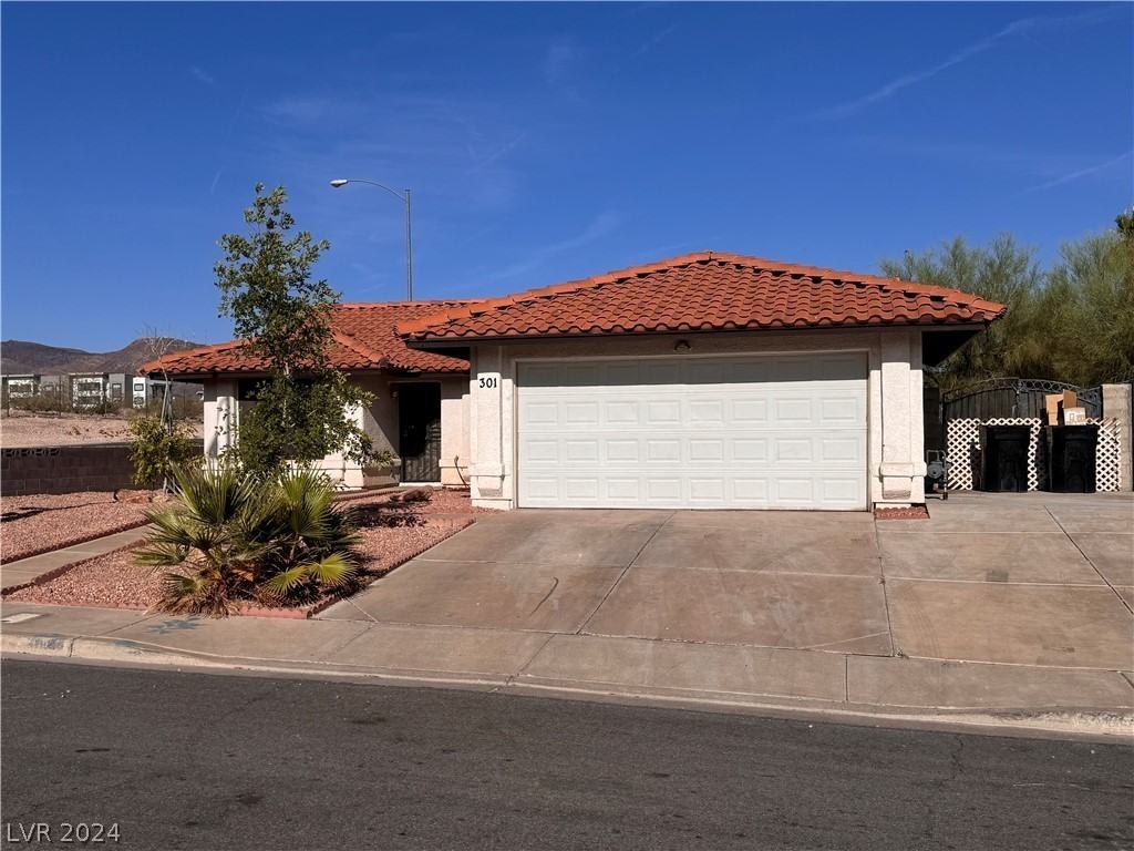 301 Preston Dr, Henderson, NV 89015 3 Bedroom Apartment for Rent