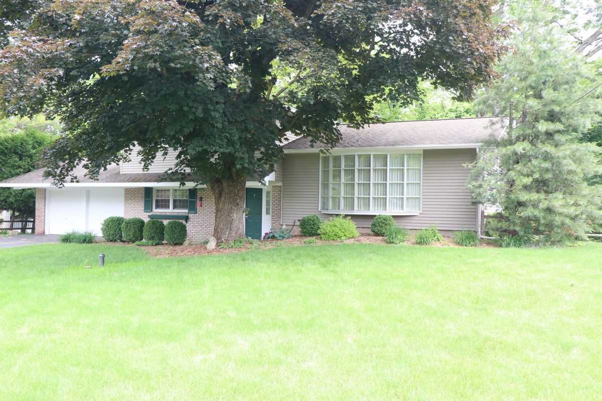 4564 Stoneledge Ln - Photo 2 of 19