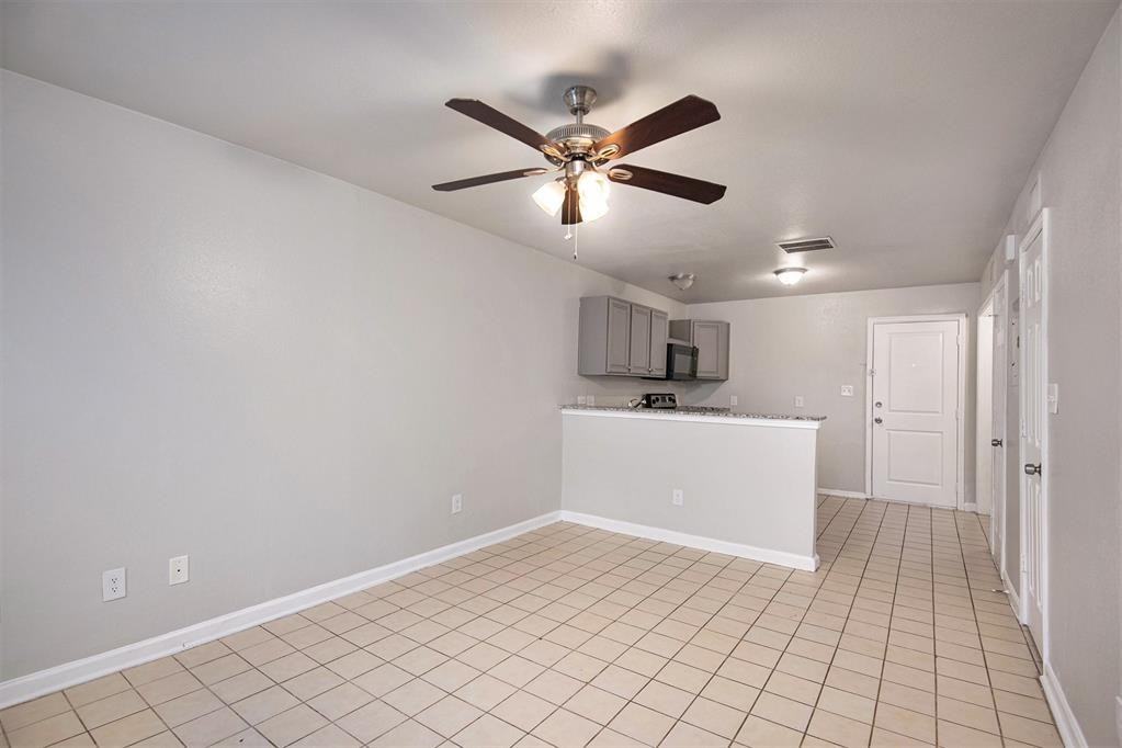 4936 Flamingo Rd - Photo 7 of 24