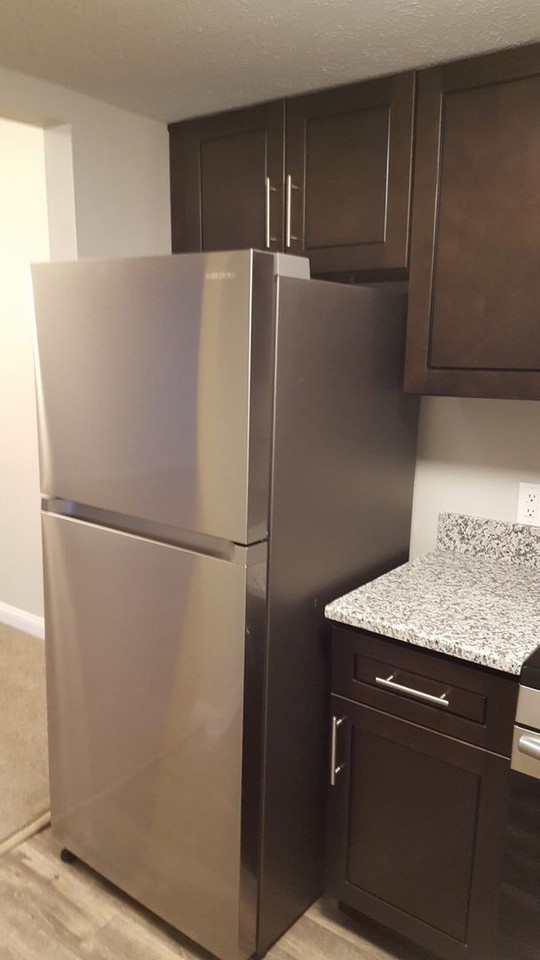 Cross Creek Apartments - Photo 6 of 38