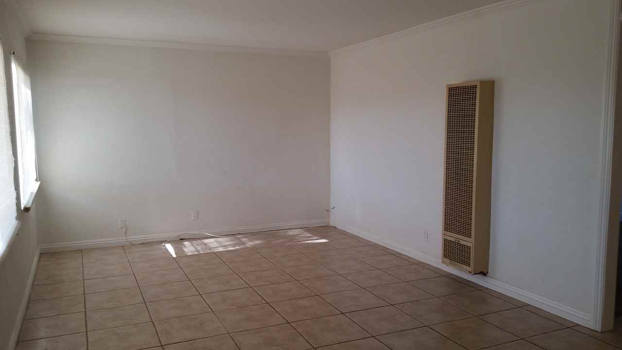 1605 Walton St - Photo 2 of 4