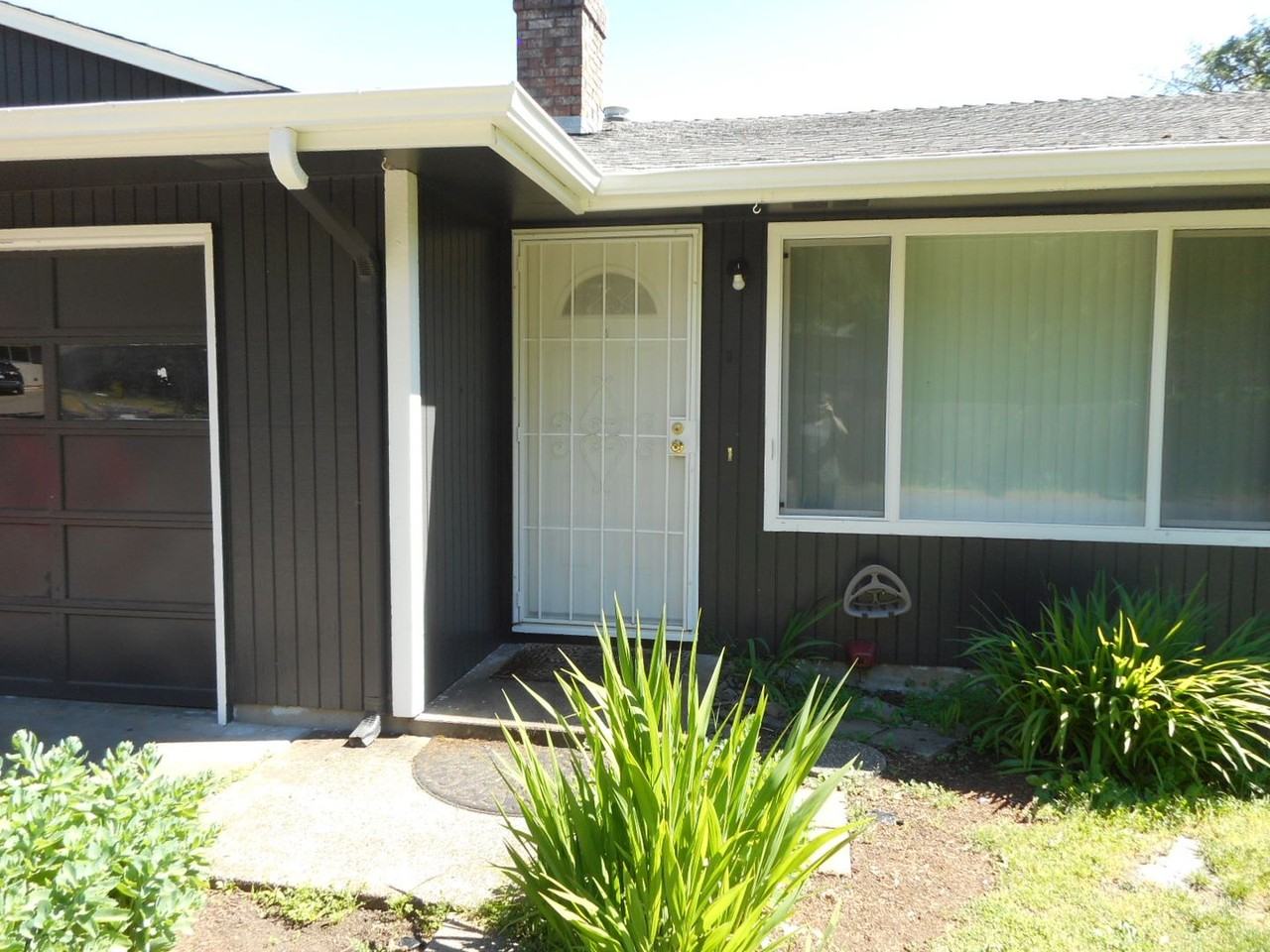 137 Spaulding Way - Photo 2 of 45