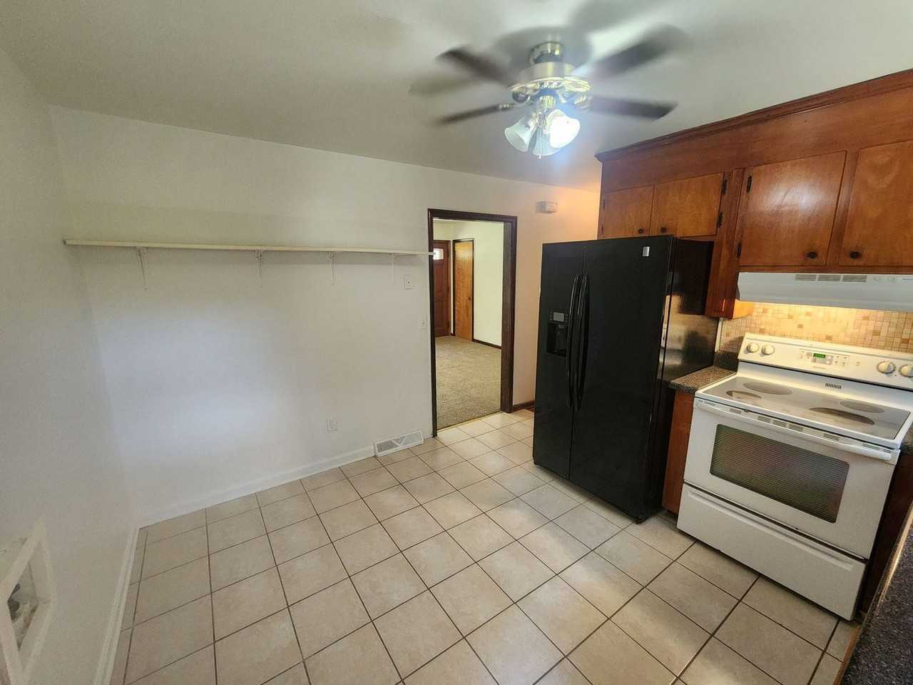 15713 S Crater Rd - Photo 2 of 12