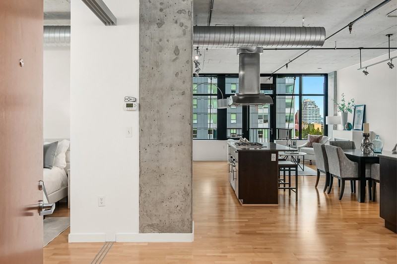 2720 3rd Ave #909 - Photo 3 of 24