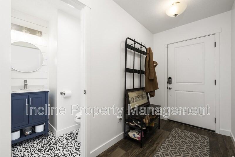 318 E Wren Hill Ln - Photo 2 of 21