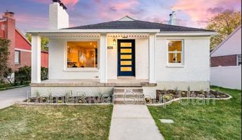 featured image of 1626 E Downington Ave