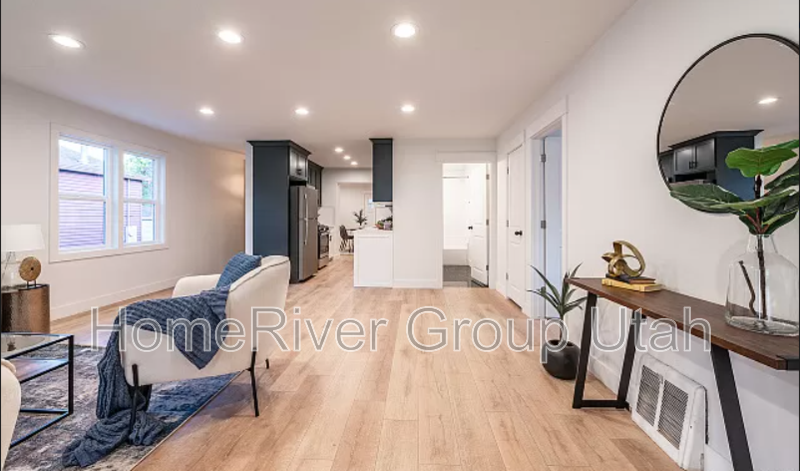 1626 E Downington Ave - Photo 2 of 34