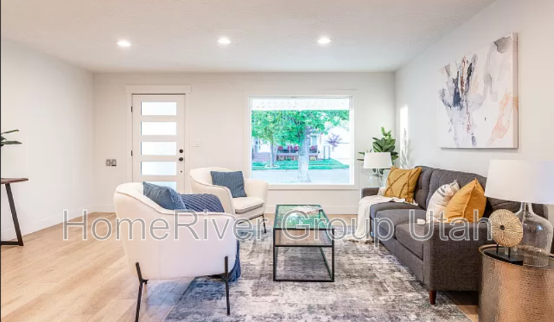 1626 E Downington Ave - Photo 4 of 34