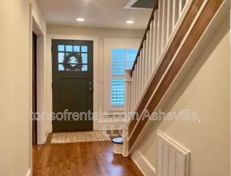 240 S Beaumont St - Photo 3 of 22