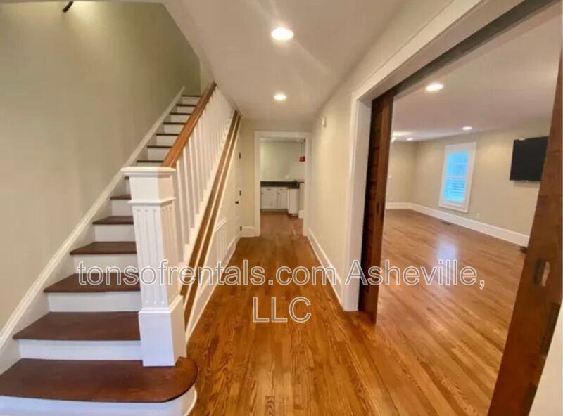 240 S Beaumont St - Photo 4 of 22