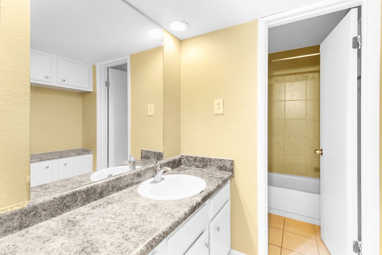 Cliff Highlands - Photo 3 of 16