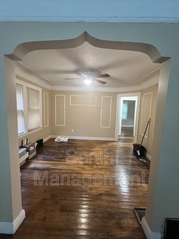 6479 Plainview Ave - Photo 3 of 8