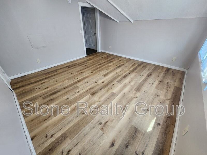 610 S 5th St #D - Photo 5 of 9