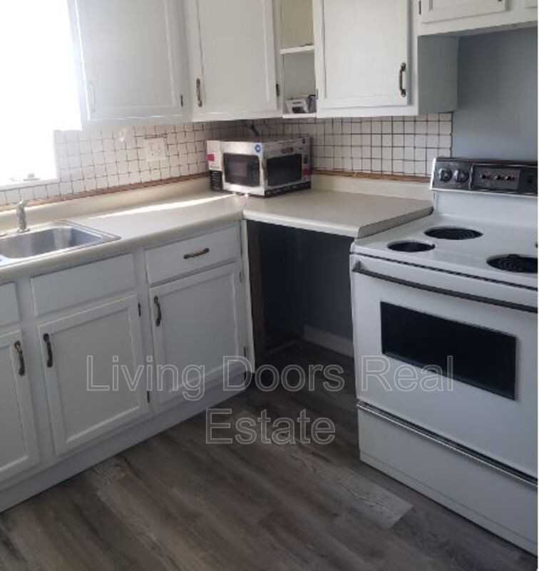 6044 Kearney Ave - Photo 2 of 15