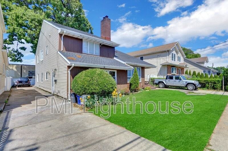21 Cleveland St #1 - Photo 2 of 14