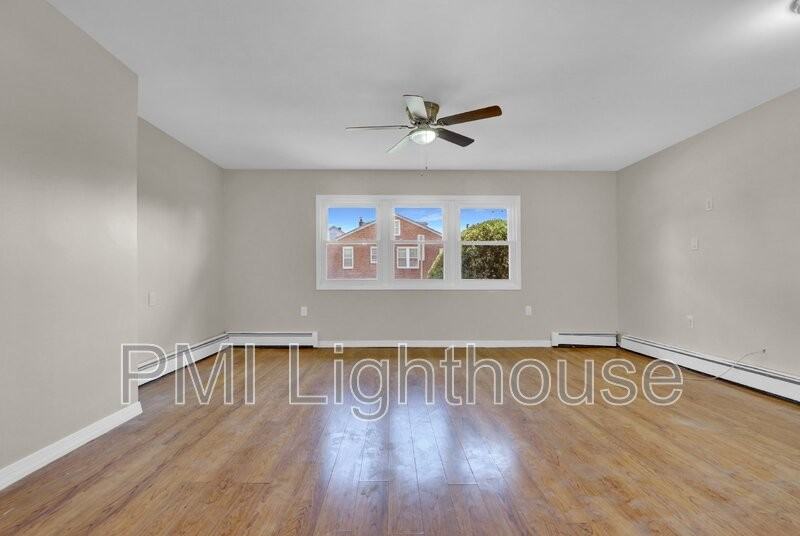 21 Cleveland St #1 - Photo 3 of 14
