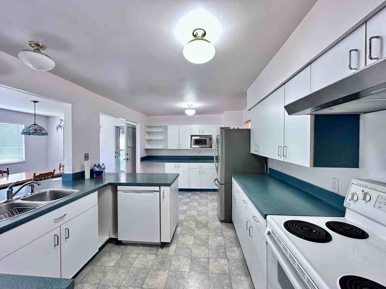 6420 Maple Road - Photo 4 of 24